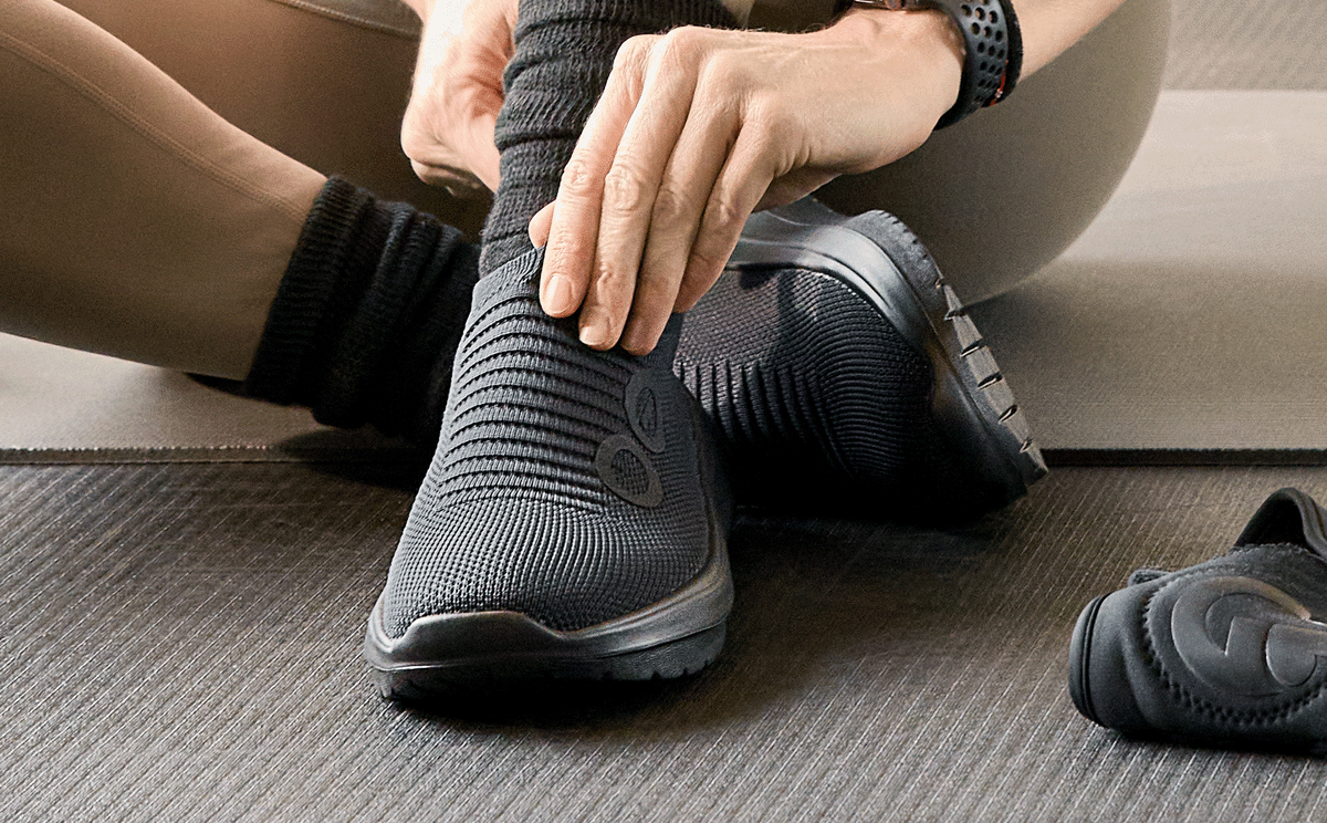 Women's OOmy Zen - Black - Image 4